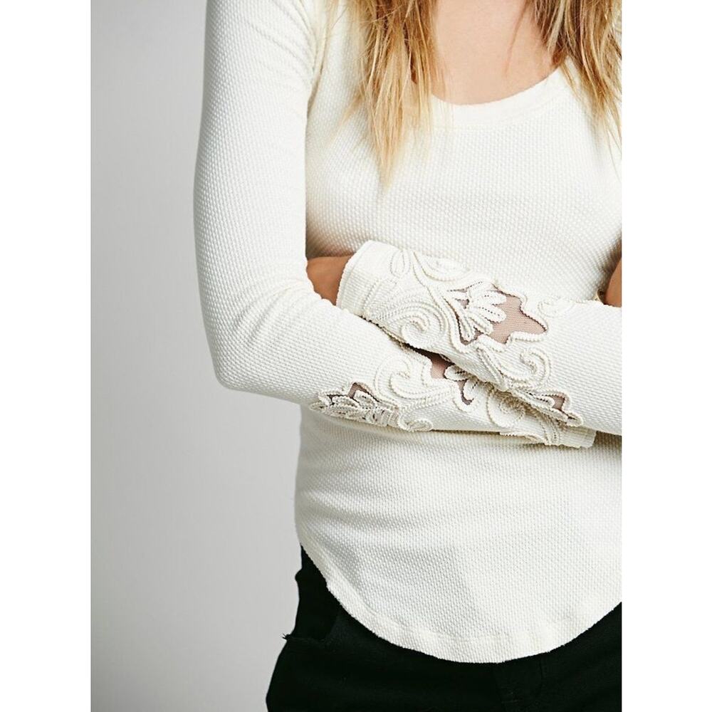 FREE PEOPLE Ivory Thermal Top Masquerade Cuff Long Sleeve Waffle Knit Cream Sz L